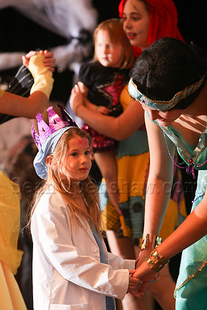 Party at the Palace - Narnia