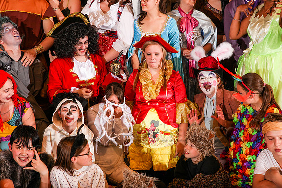 Party at the Palace - Narnia