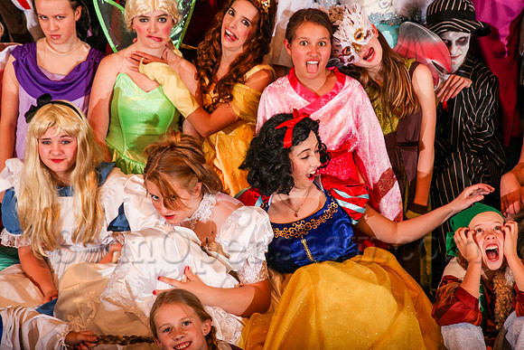 Party at the Palace - Narnia