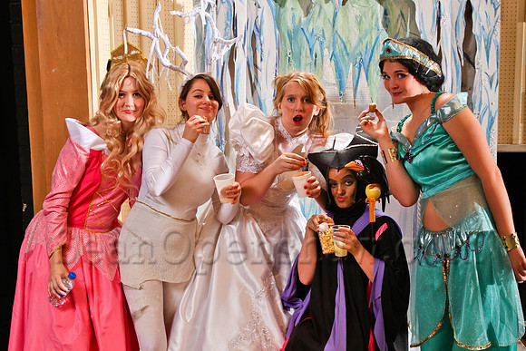 Party at the Palace - Narnia