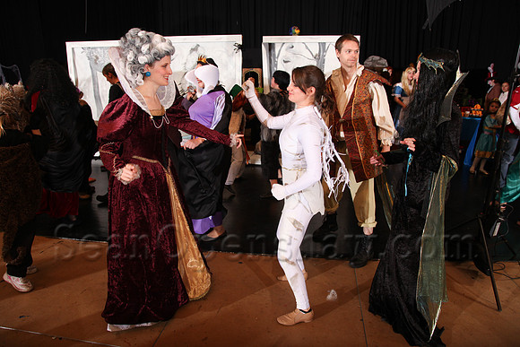 Party at the Palace - Narnia