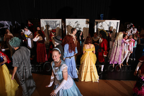 Party at the Palace - Narnia