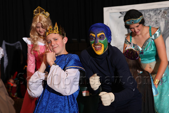 Party at the Palace - Narnia