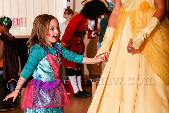 Party at the Palace - Narnia