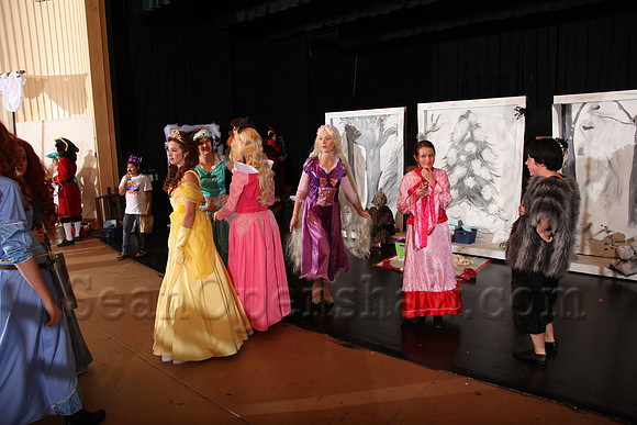 Party at the Palace - Narnia
